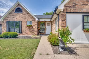 8421 Liberty Ln, Rowlett, TX 75089 - Photo 3