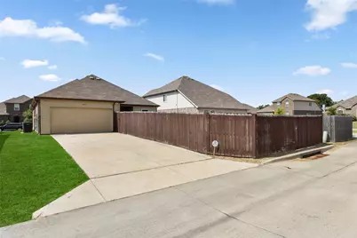 2057 Buttonwood Street, Lancaster, TX 75146 - Photo 23