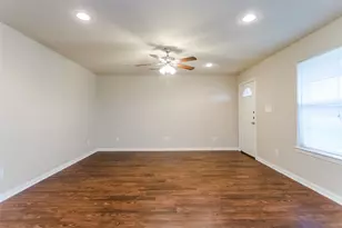 616 W Denton St, Ennis, TX 75119 - Photo 5