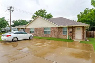 616 W Denton St, Ennis, TX 75119 - Photo 1