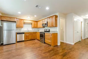 616 W Denton St, Ennis, TX 75119 - Photo 11