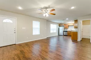 616 W Denton St, Ennis, TX 75119 - Photo 7