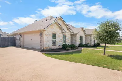 717 Wintergreen Drive, Hewitt, TX 76643 - Photo 5
