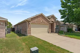 1710 Twin Hills Way, Princeton, TX 75407 - Photo 3