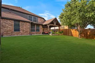 663 E Sandra Ln, Grand Prairie, TX 75052 - Photo 33