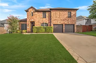 663 E Sandra Ln, Grand Prairie, TX 75052 - Photo 1