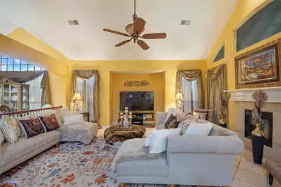 663 E Sandra Lane, Grand Prairie, TX 75052 - Photo 11
