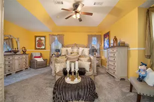 663 E Sandra Ln, Grand Prairie, TX 75052 - Photo 19