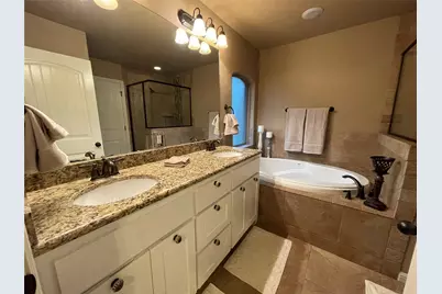 1407 Lauren Lane, Granbury, TX 76048 - Photo 9
