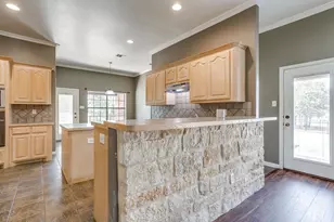 550 Sandlin Ln, Springtown, TX 76082 - Photo 11