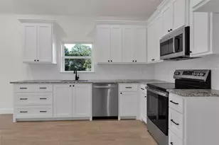 813 SW 28th St, Mineral Wells, TX 76067 - Photo 9