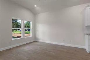 813 SW 28th St, Mineral Wells, TX 76067 - Photo 7