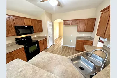 221 Creekwood Drive, Princeton, TX 75407 - Photo 7