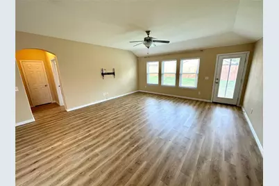 221 Creekwood Drive, Princeton, TX 75407 - Photo 5