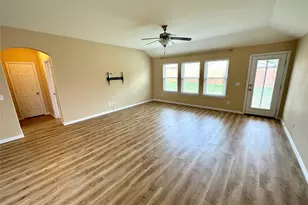 221 Creekwood Dr, Princeton, TX 75407 - Photo 5