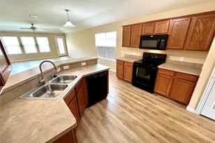 221 Creekwood Dr, Princeton, TX 75407 - Photo 3