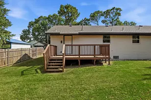 214 E Evans St, Pilot Point, TX 76258 - Photo 9
