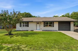 214 E Evans St, Pilot Point, TX 76258 - Photo 1