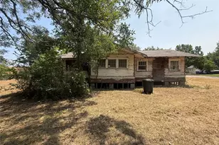 204 W Maple St, Whitewright, TX 75491 - Photo 13