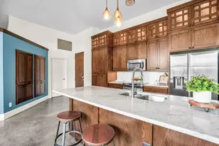 2502 Live Oak St, Dallas, TX 75204 - Photo 5