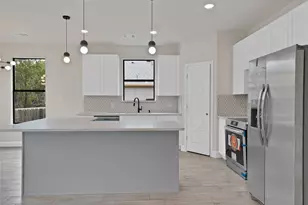 5700 Barkridge Dr, Granbury, TX 76048 - Photo 3