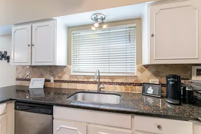 4320 Bellaire Drive S #205W, Fort Worth, TX 76109 - Photo 9
