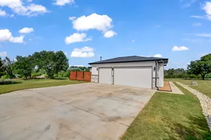 1050 Kingsley Ct, Weatherford, TX 76087 - Photo 35