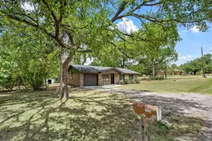1409 Scotland Ave, Azle, TX 76020 - Photo 9