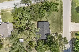1409 Scotland Ave, Azle, TX 76020 - Photo 33