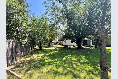 1206 Crestwood Drive, Cleburne, TX 76033 - Photo 17