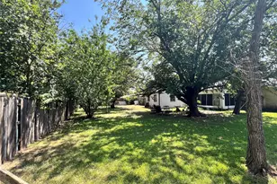 1206 Crestwood Dr, Cleburne, TX 76033 - Photo 17