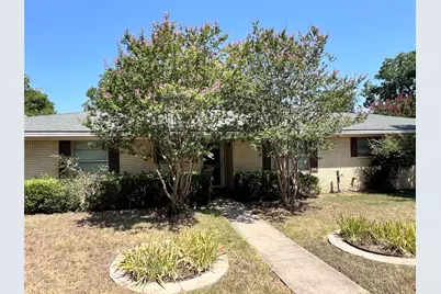 1206 Crestwood Drive, Cleburne, TX 76033 - Photo 3