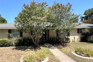 1206 Crestwood Dr, Cleburne, TX 76033 - Photo 3