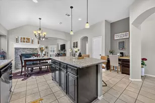 220 Carson Dr, Waxahachie, TX 75167 - Photo 5