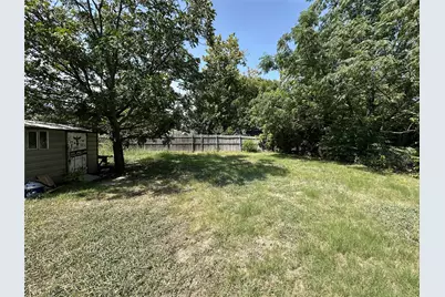 405 W Avenue E, Garland, TX 75040 - Photo 25
