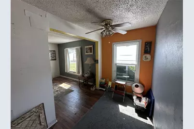 405 W Avenue E, Garland, TX 75040 - Photo 11