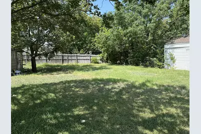405 W Avenue E, Garland, TX 75040 - Photo 23