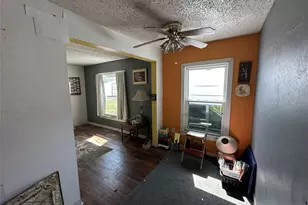 405 W Ave E, Garland, TX 75040 - Photo 9