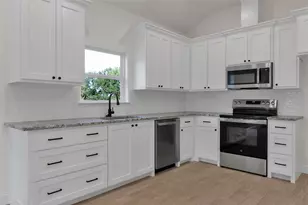 811 SW 28th St, Mineral Wells, TX 76067 - Photo 9