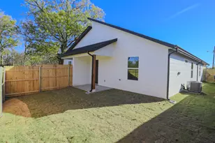 1918 Church St, Greenville, TX 75401 - Photo 3