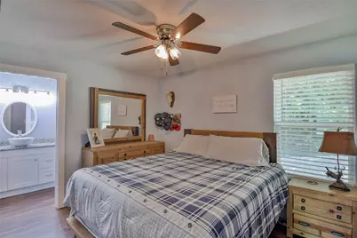 903 Comanche Cove Drive, Granbury, TX 76048 - Photo 9
