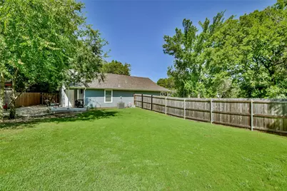 903 Comanche Cove Drive, Granbury, TX 76048 - Photo 3