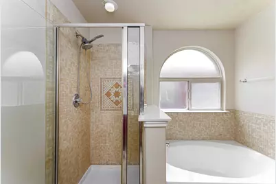 5946 Harbor Glen Drive, Dallas, TX 75249 - Photo 13
