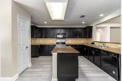 5946 Harbor Glen Drive, Dallas, TX 75249 - Photo 9