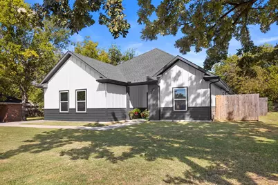 201 W South Street, Whitesboro, TX 76273 - Photo 1
