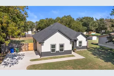 201 W South Street, Whitesboro, TX 76273 - Photo 3