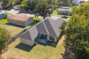 201 W South St, Whitesboro, TX 76273 - Photo 29