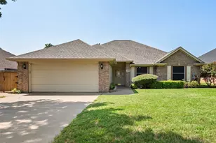 1104 Starling Ct, Burleson, TX 76028 - Photo 1