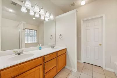 1104 Starling Court, Burleson, TX 76028 - Photo 7
