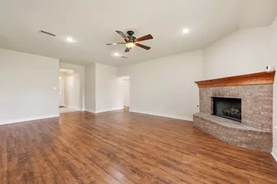 1104 Starling Court, Burleson, TX 76028 - Photo 9
